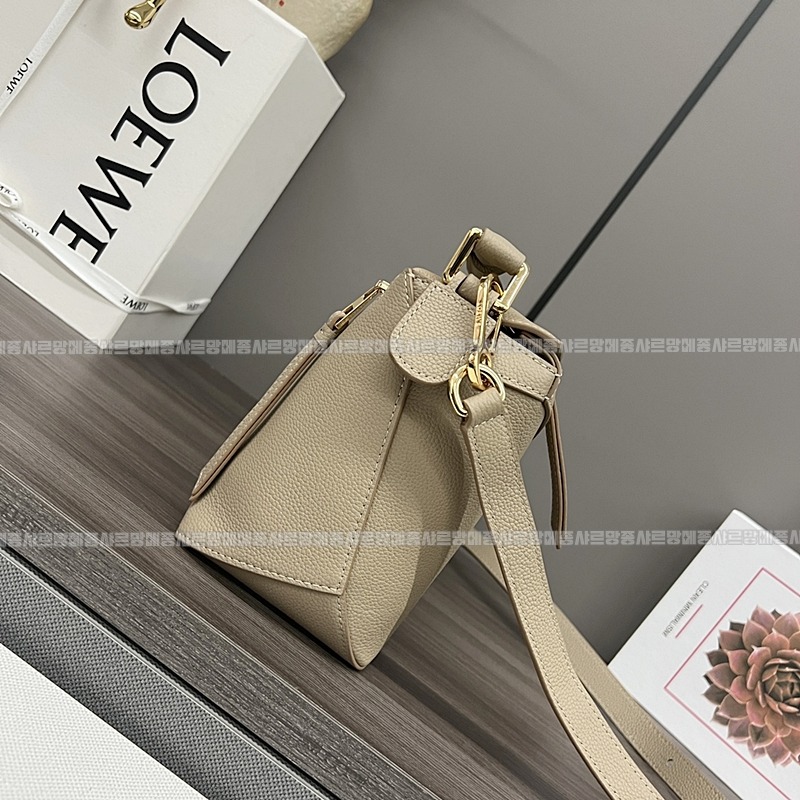 로에베스몰퍼즐백  20260705 143535 037.jpg