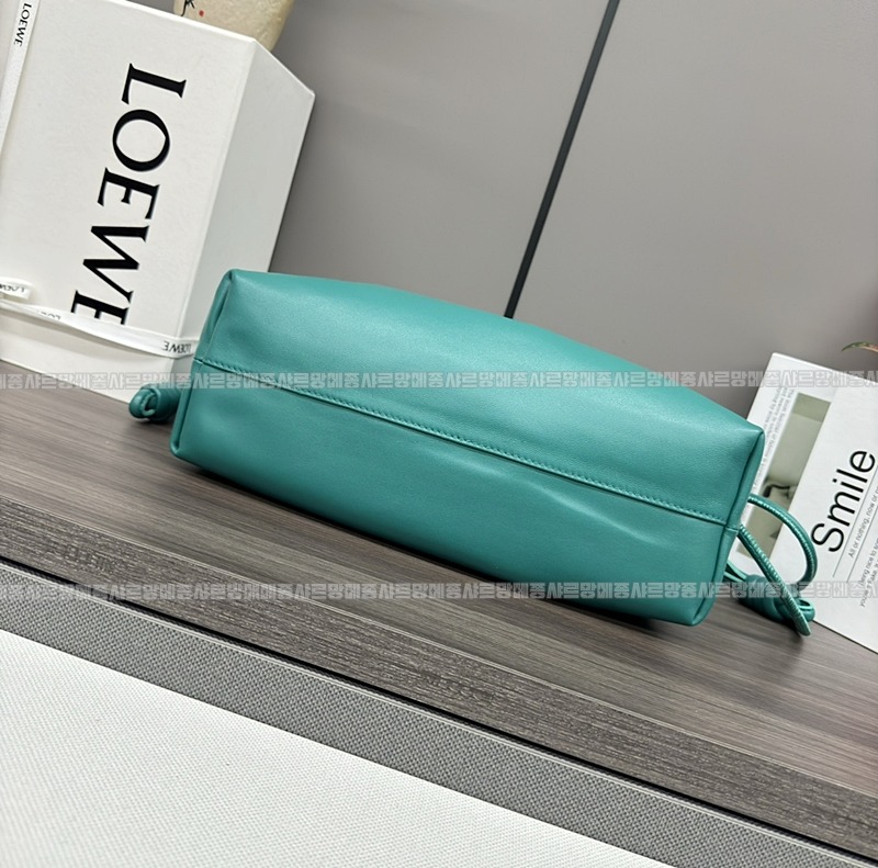 로에베플라멩코펄스백  20260706 093322 005.jpg