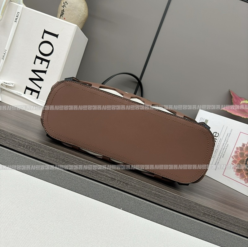 로에베아나그램컷아웃토트백  20260707 150719 015.jpg