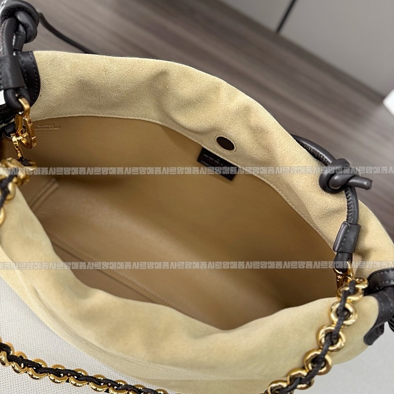 로에베플라멩코펄스  20260709 143057 009.jpg