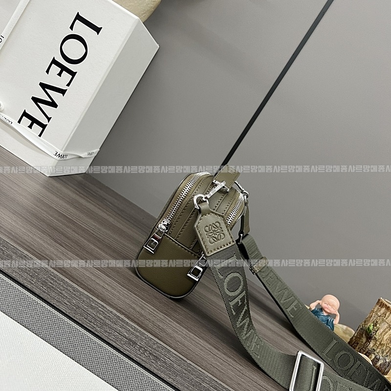 로에베카메라크로스백미니  20260712 125909 013.jpg