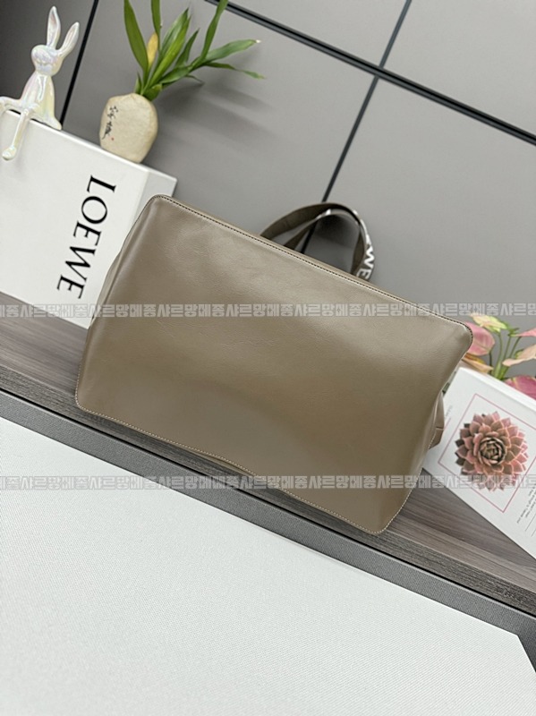 로에베폴드쇼퍼백  20260712 153544 048.jpg