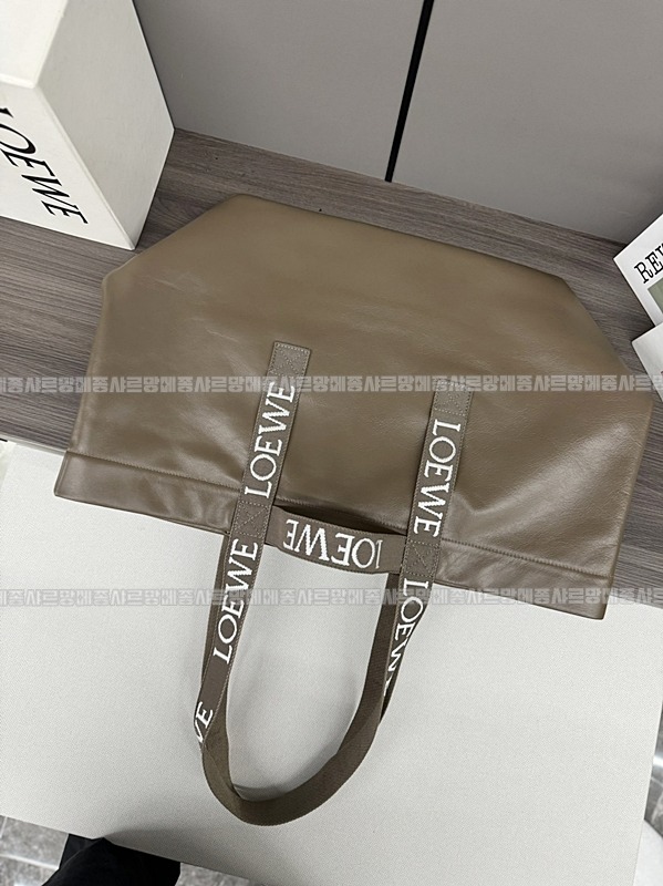 로에베폴드쇼퍼백  20260712 153544 051.jpg