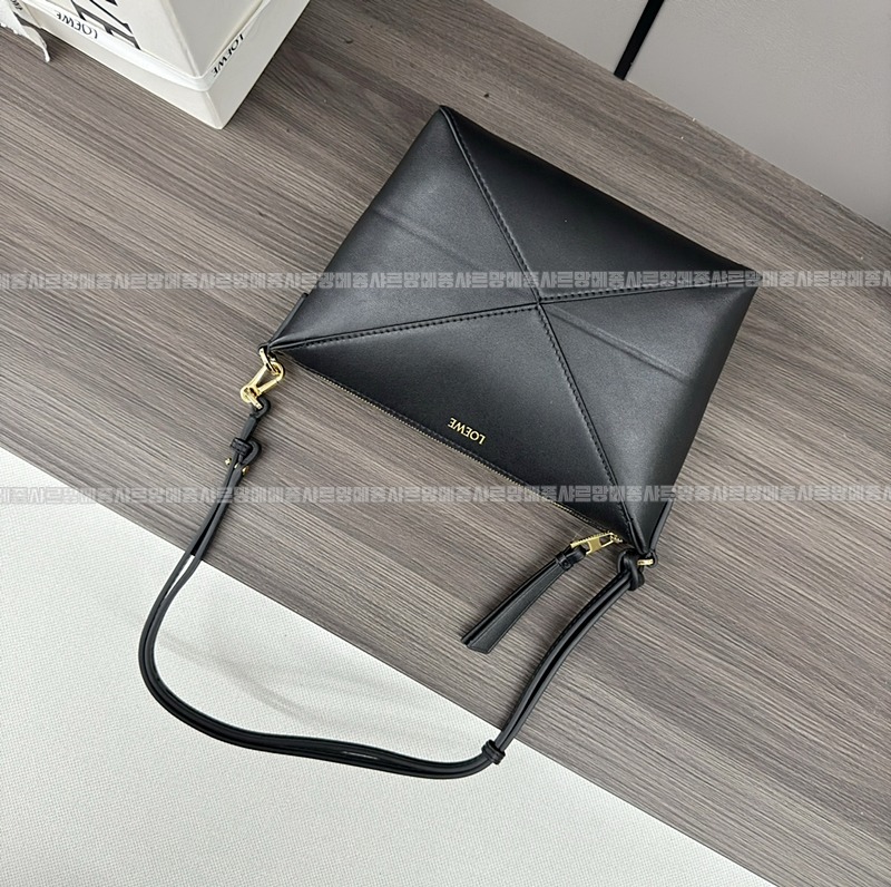 로에베퍼즐폴드파우치  20260712 162632 009.jpg