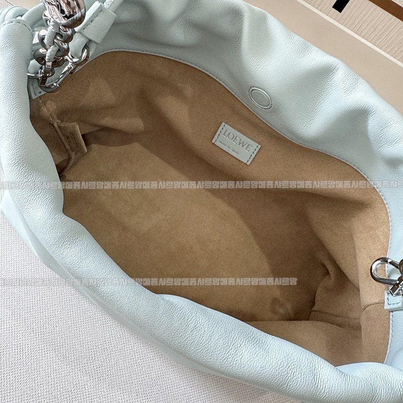 로에베플라멩코펄스백미디움  20260713 132709 009.jpg