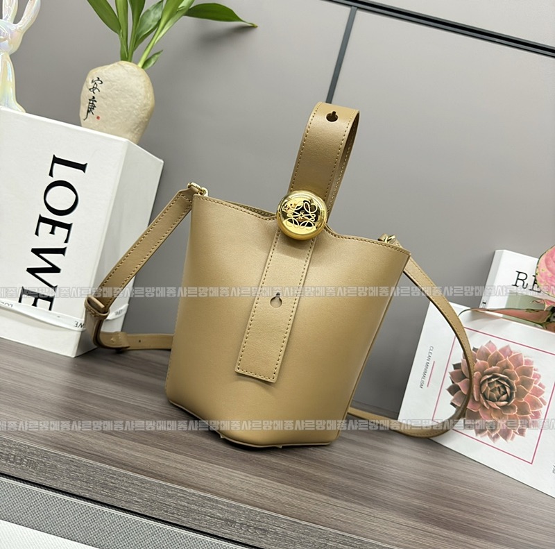 로에베미니페블버킷백  20260714 101310 012.jpg