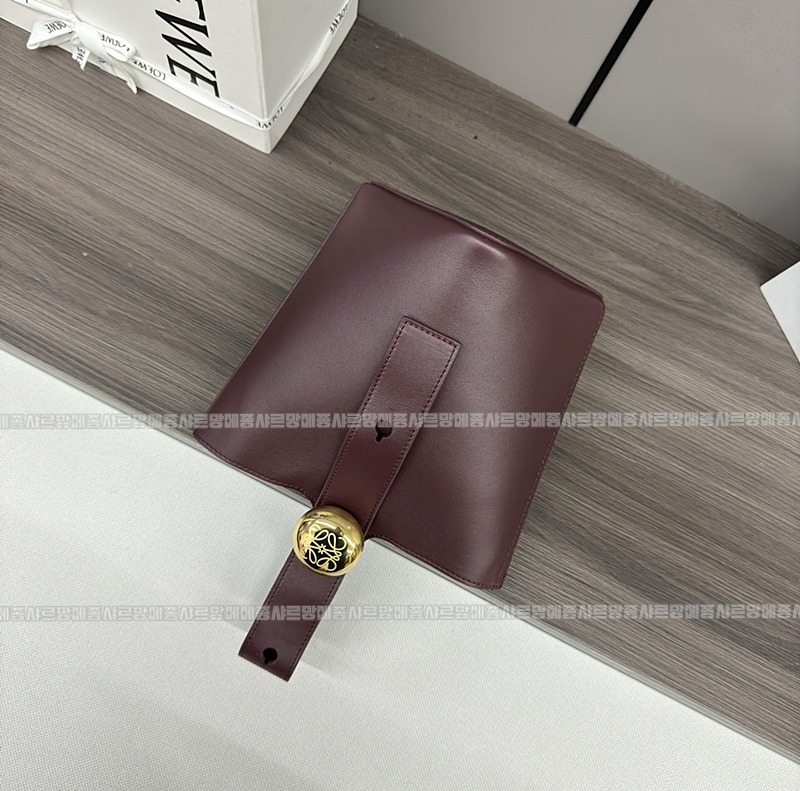 로에베미니페블버킷백  20260714 101322 057.jpg