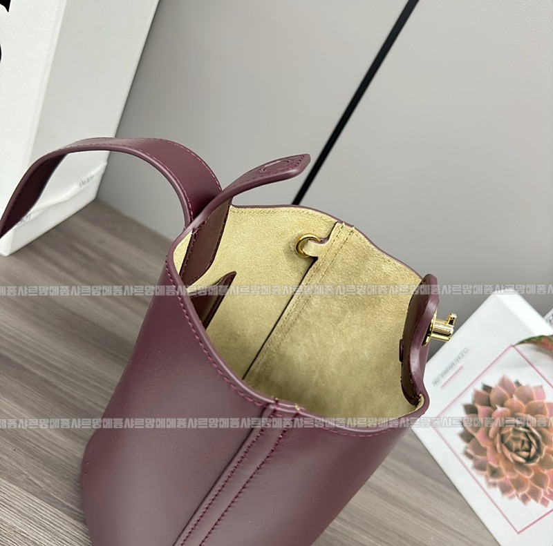 로에베미니페블버킷백  20260714 101323 060.jpg