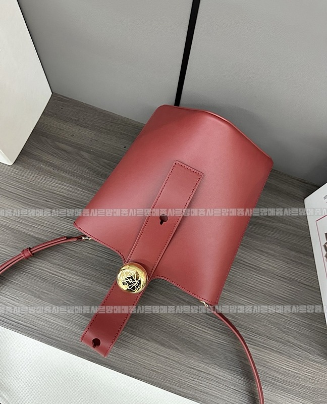 로에베미니페블버킷백  20260714 101330 088.jpg