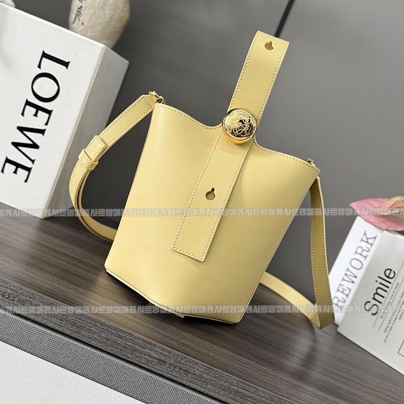 로에베미니페블버킷백  20260714 101331 094.jpg