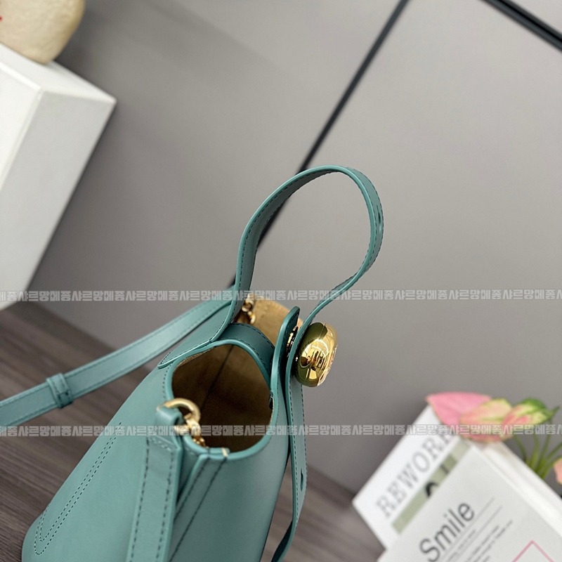 로에베미니페블버킷백  20260714 101337 120.jpg