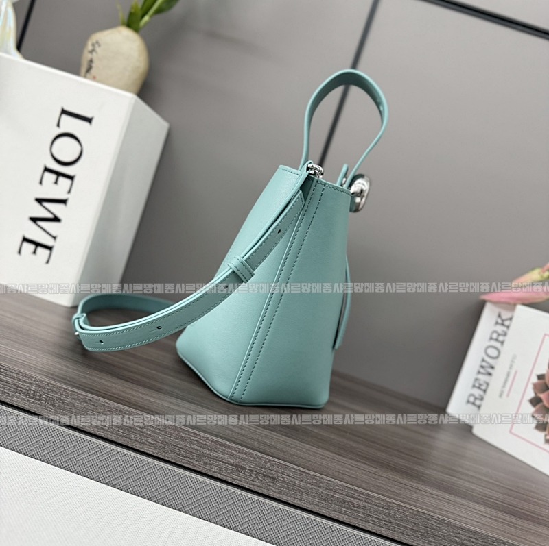 로에베미니페블버킷백  20260714 101340 137.jpg