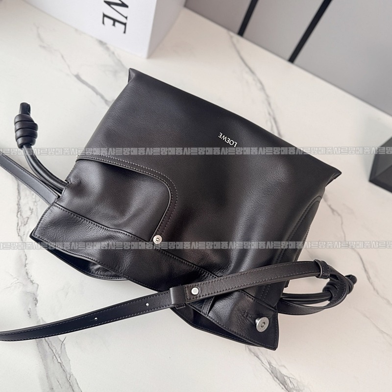 로에베미디움플라멩코클러치  20260715 155644 008.jpg