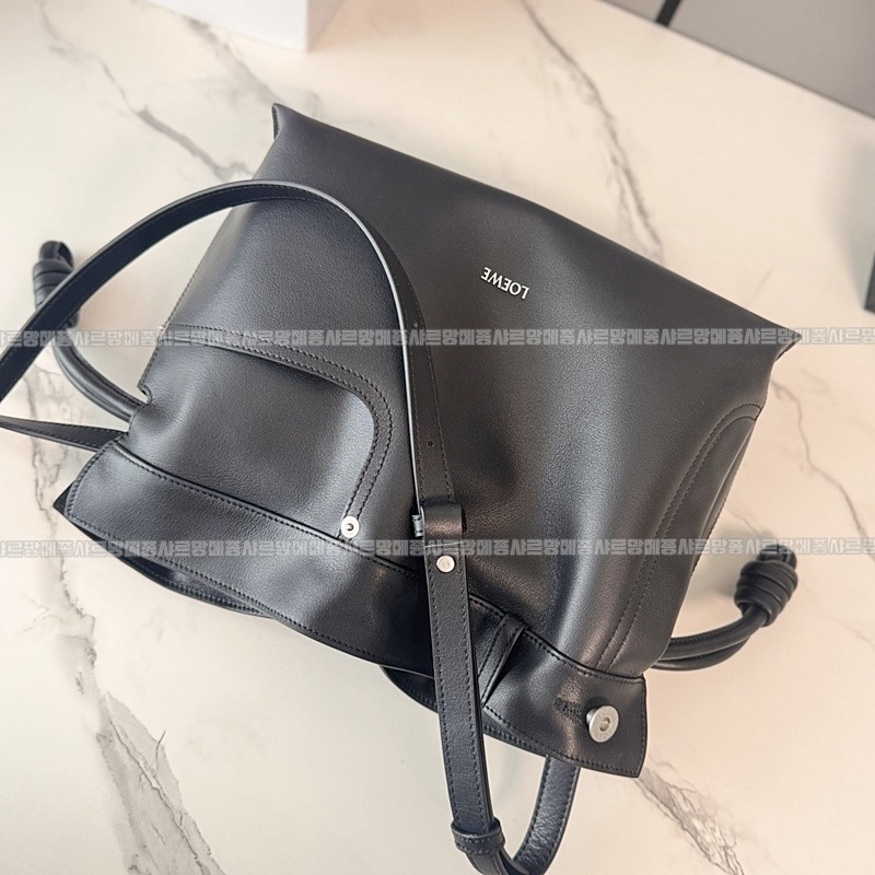로에베미디움플라멩코클러치  20260715 155646 018.jpg