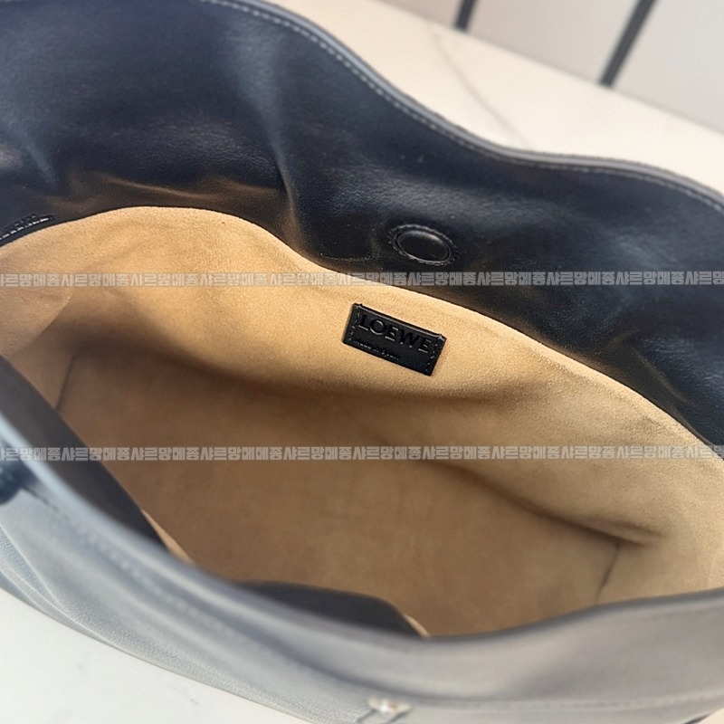 로에베미디움플라멩코클러치  20260715 155646 019.jpg