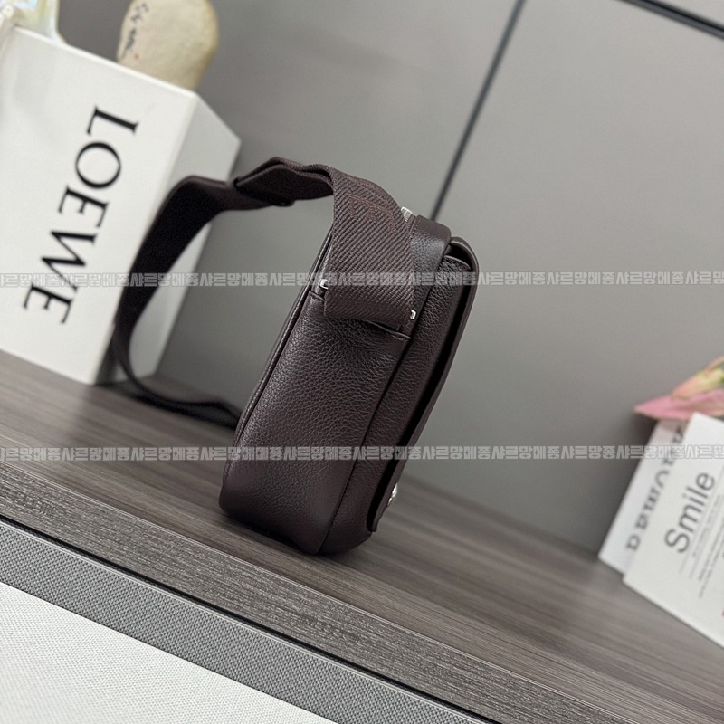 로에베페블메신저백미디움  20260715 161607 054.jpg