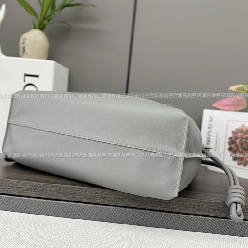 로에베플라멩코토트백  20260716 130049 005.jpg