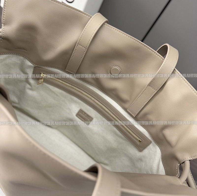 로에베플라멩코토트백  20260716 130052 019.jpg