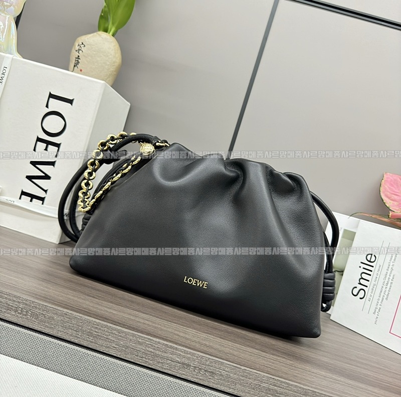 로에베플라멩코펄스백미디움 20260718 115043 002.jpg