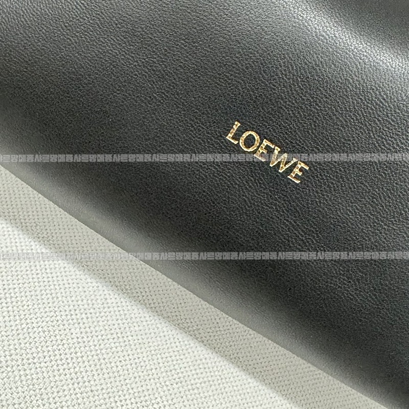 로에베플라멩코펄스백미디움 20260718 115044 007.jpg