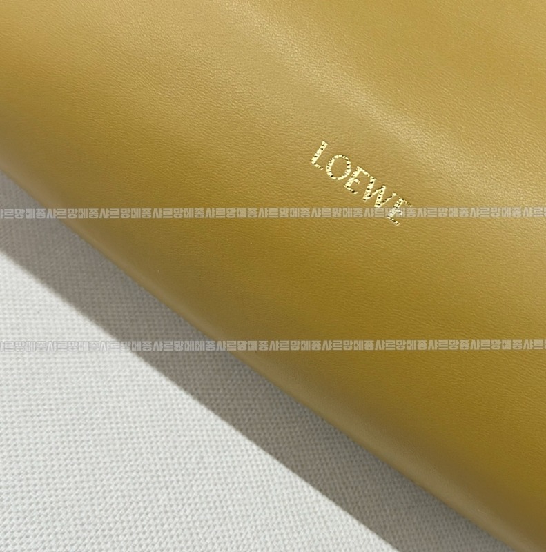 로에베플라멩코펄스백미디움 20260718 115045 016.jpg