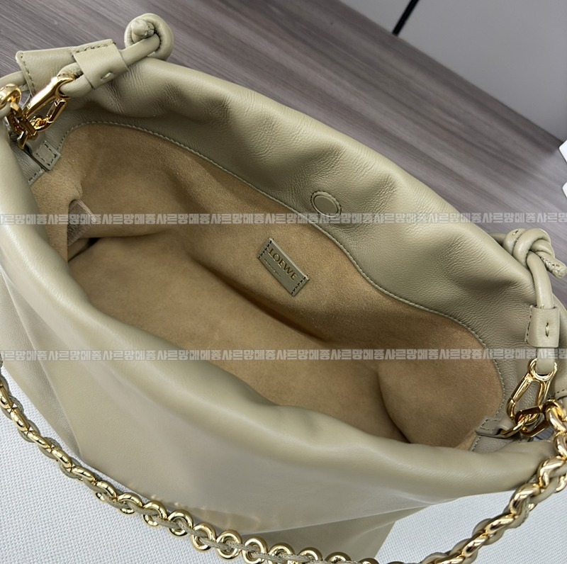 로에베플라멩코펄스백미디움 20260718 115050 039.jpg