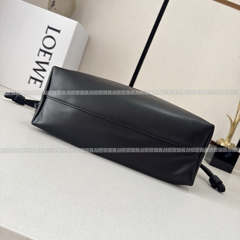 로에베플라멩코펄스백미디움 20260718 115103 090.jpg