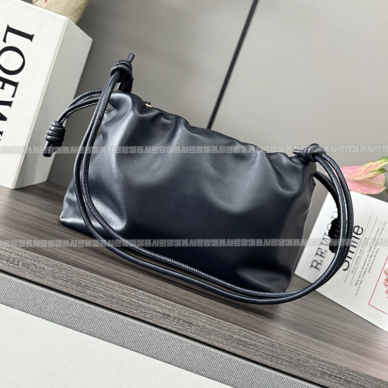 로에베플라멩코펄스백미디움 20260718 115114 150.jpg