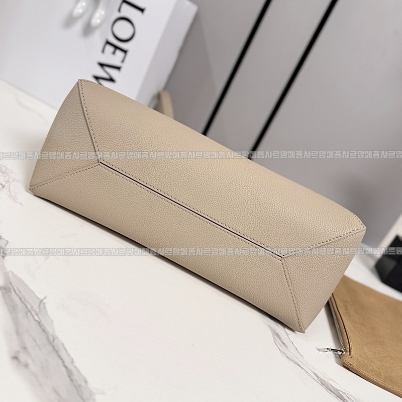 로에베퍼즐폴드토트백미디움 20260718 125535 015.jpg