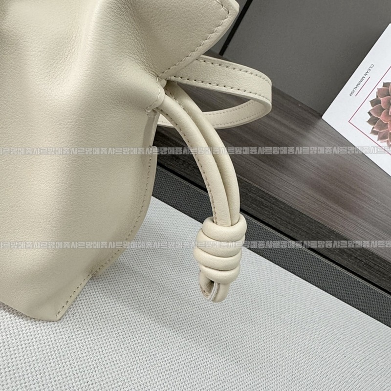 로에베캣츠프라멩코크러치백미니 20260718 134505 038.jpg