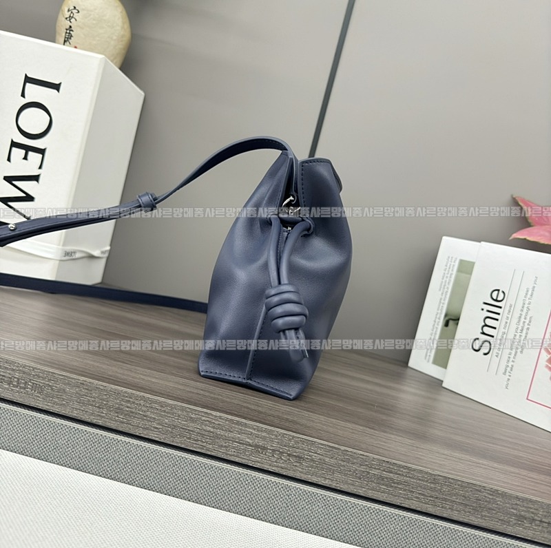 로에베캣츠프라멩코크러치백미니 20260718 134509 066.jpg