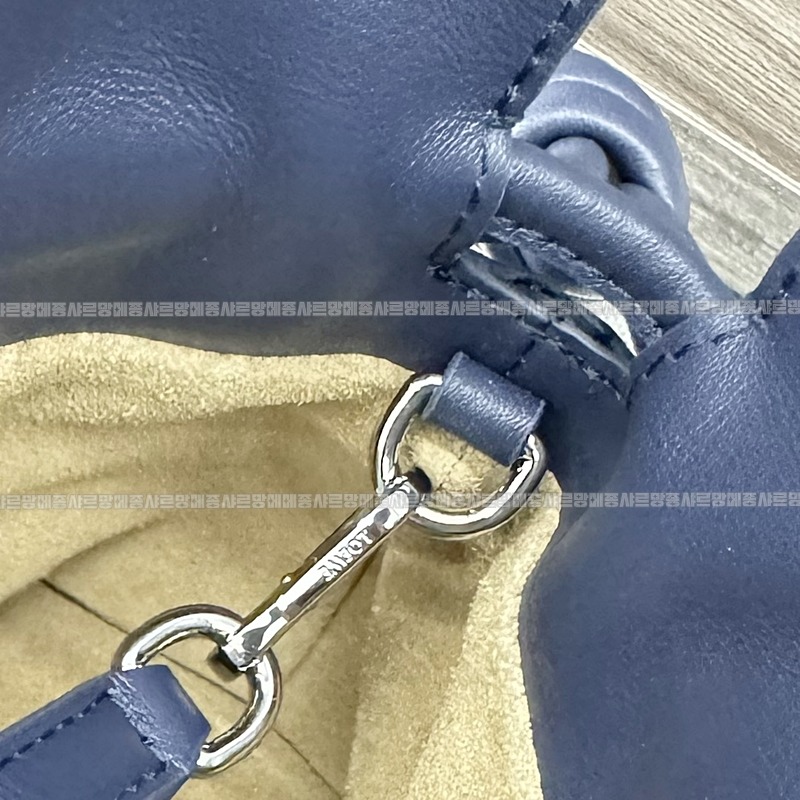 로에베캣츠프라멩코크러치백미니 20260718 134510 071.jpg