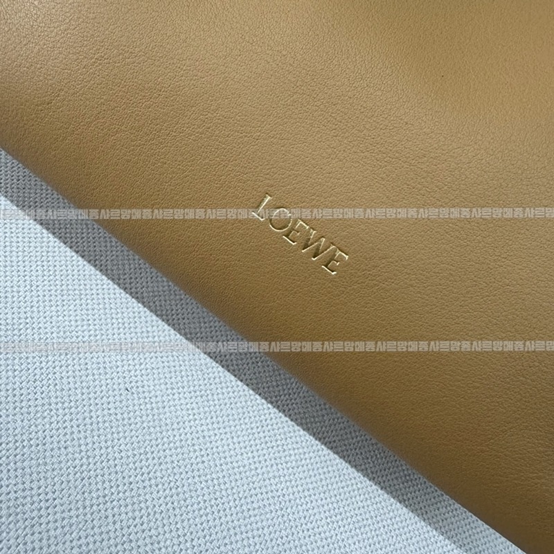 로에베캣츠프라멩코크러치백미니 20260718 134517 122.jpg
