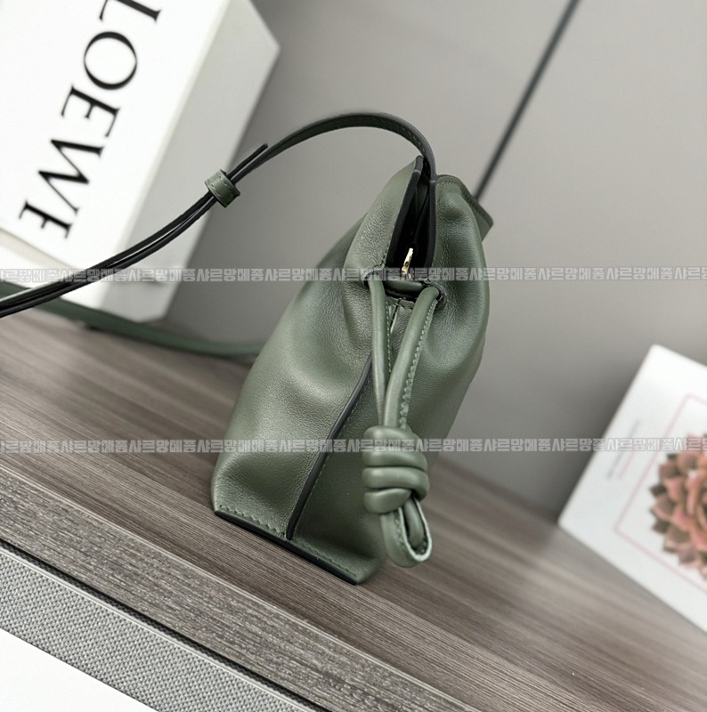 로에베캣츠프라멩코크러치백미니 20260718 134524 171.jpg