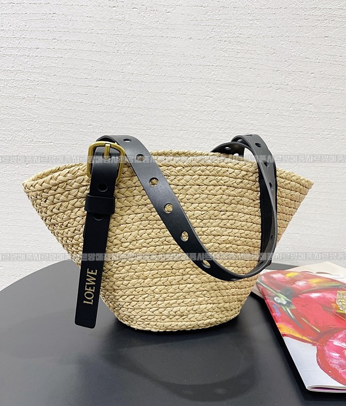 로에베파울라이비자펀치홀스몰바스켓백 20260718 165610 003.jpg