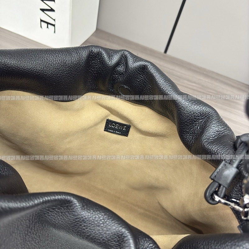 로에베플라멩코클러치라지 20260719 131558 009.jpg