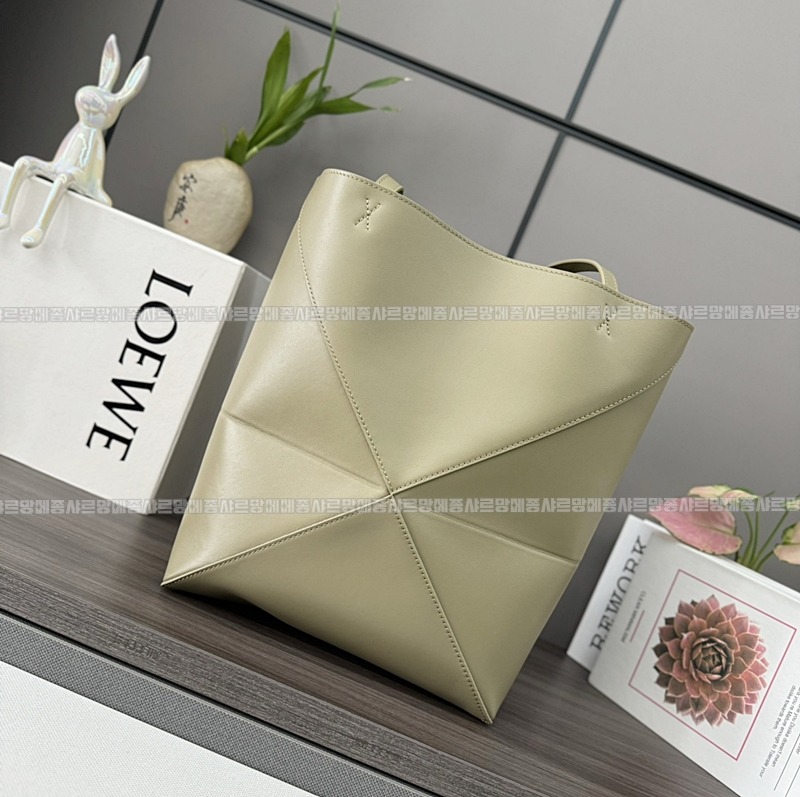 로에베퍼즐폴드토트백 20260719 154006 034.jpg