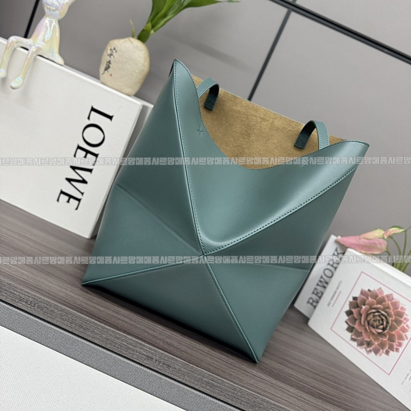 로에베퍼즐폴드토트백 20260719 154015 055.jpg