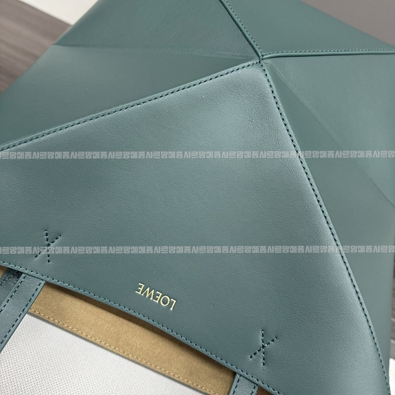 로에베퍼즐폴드토트백 20260719 154016 058.jpg