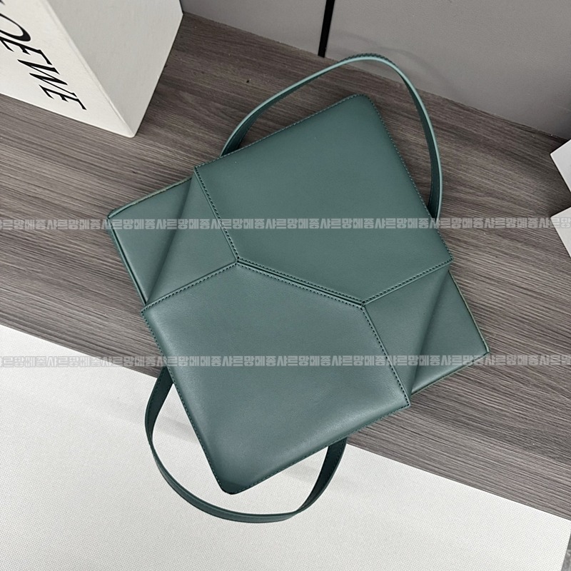 로에베퍼즐폴드토트백 20260719 154016 060.jpg