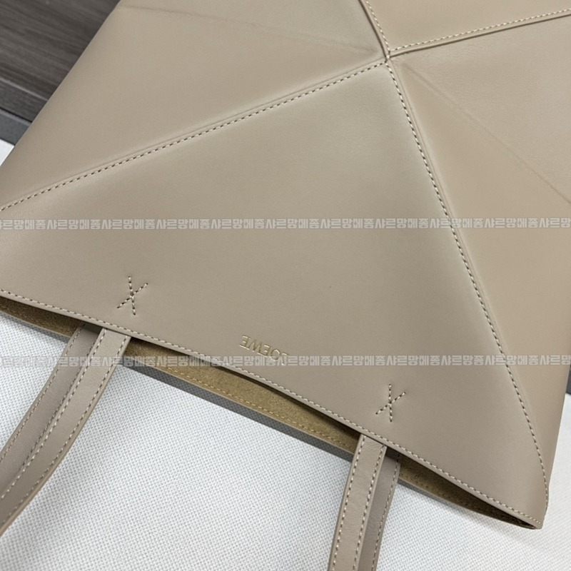 로에베퍼즐폴드토트백 20260719 154021 088.jpg