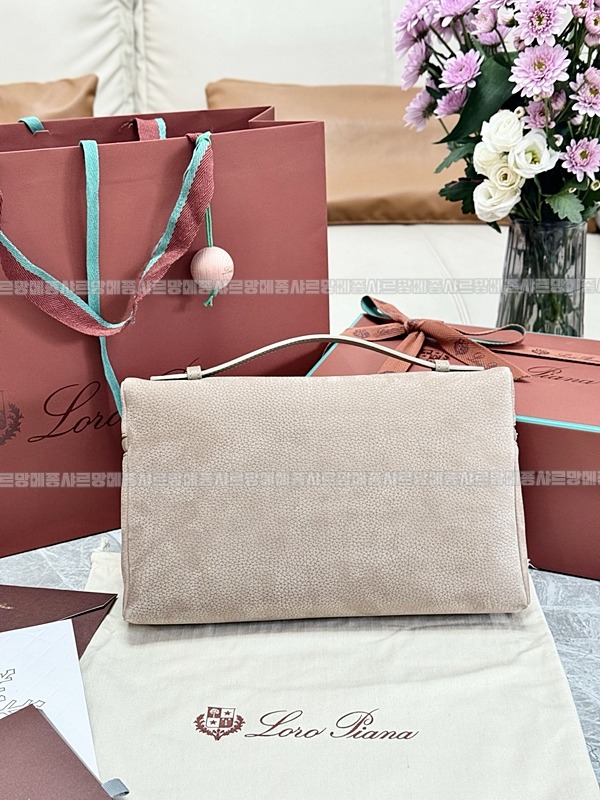 로로피아나엑스트라파우치L29 20260720 171507 051.jpg