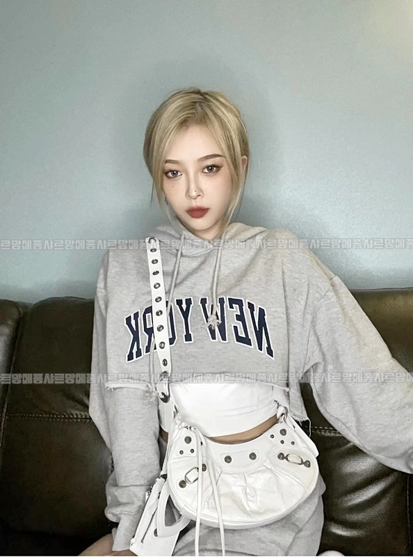 발렌시아가르카골숄더백라지  20260723 145141 012.jpg