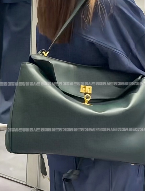 발렌시아가로데오핸드백미디움  20260723 161100 030.jpg