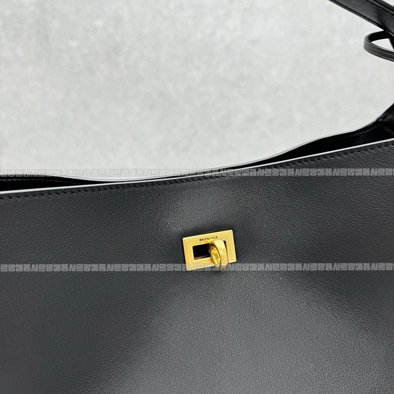 발렌시아가벨에어스몰숄더백  20260724 164542 008.jpg