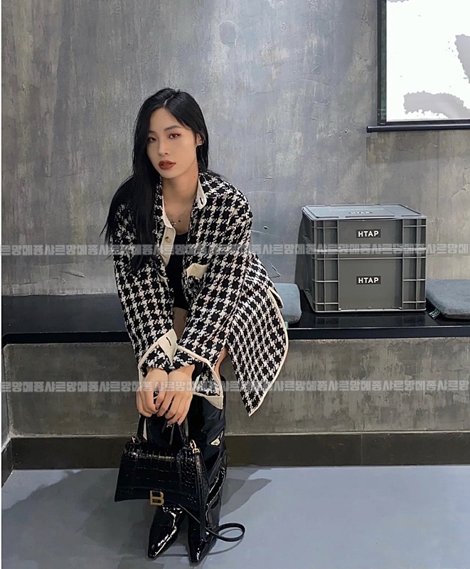 발렌시아가아워글래스탑핸들백  20260724 170406 020.jpg