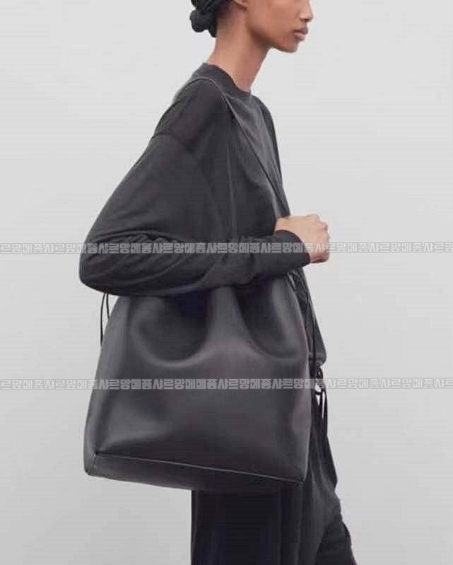 더로우벨베데르레더토트백  20260725 151907 021.jpg