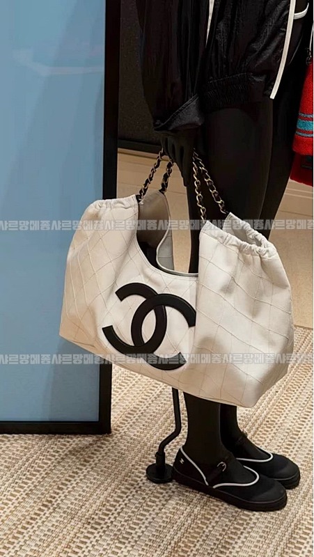 샤넬26M스몰쇼핑백  20260801 125836 031.jpg