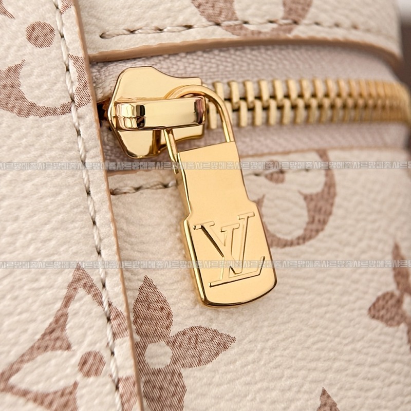 루이비통베니티체인파우치모노그램듄  20260816 095418 011.jpg