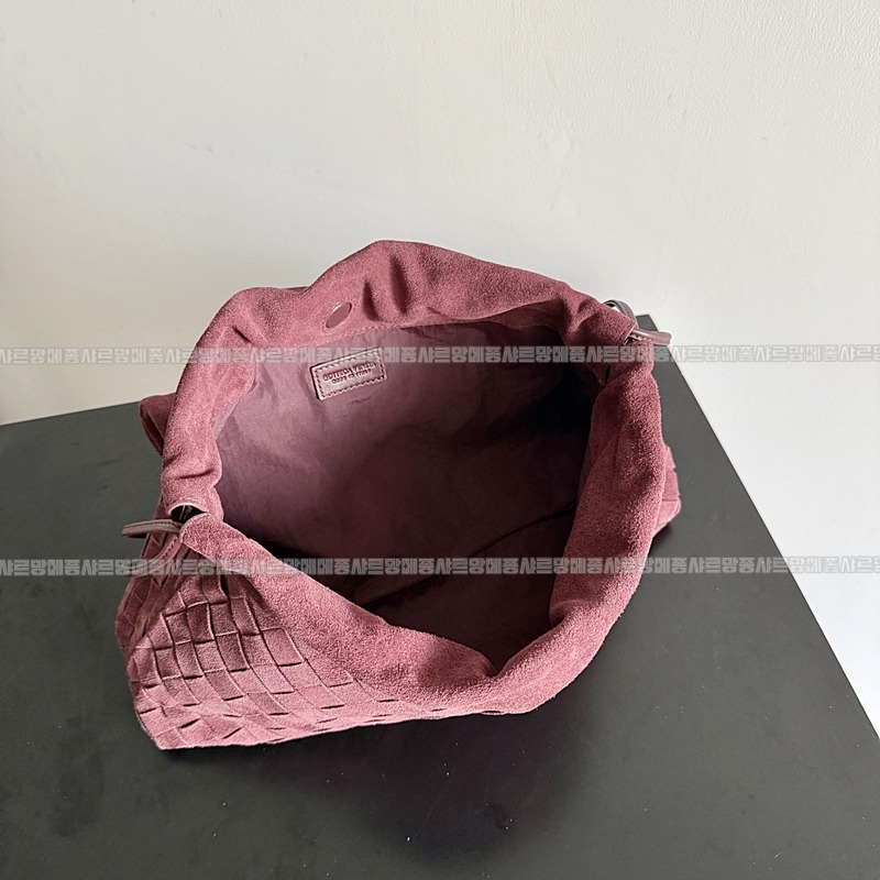 보테가베네타지오르숄더백  20260817 104426 081.jpg